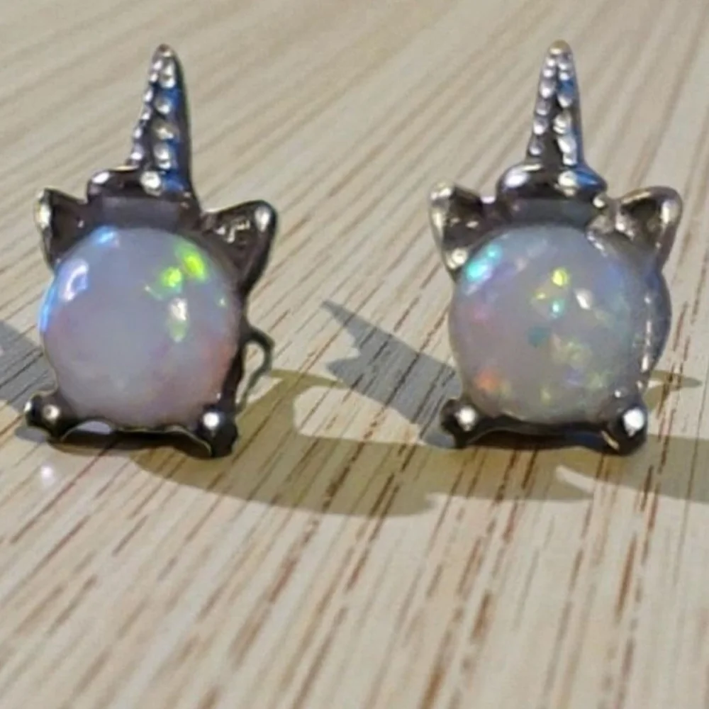 🔴5/$25🔴 Silver Unicorn Opal Earrings